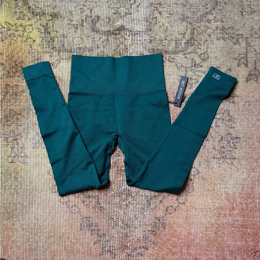 BNWT SET Active Workout Leggings in Mojito